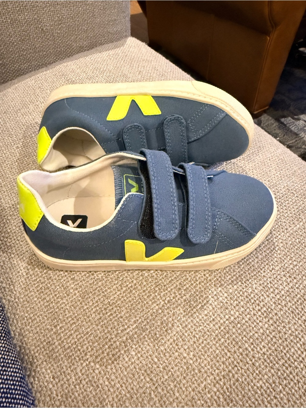Veja Kids Velcro Sneakers in Blue with Neon Yellow Accents like new size 13.5